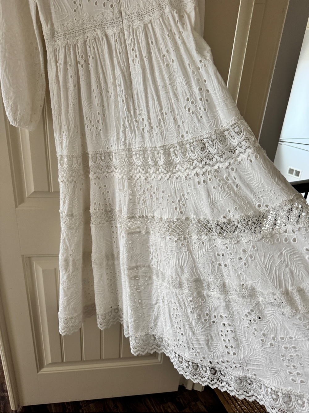 Antonio Milani Elegant White Eyelet long sleeve maxi Dress - Women - Picture 8 of 10